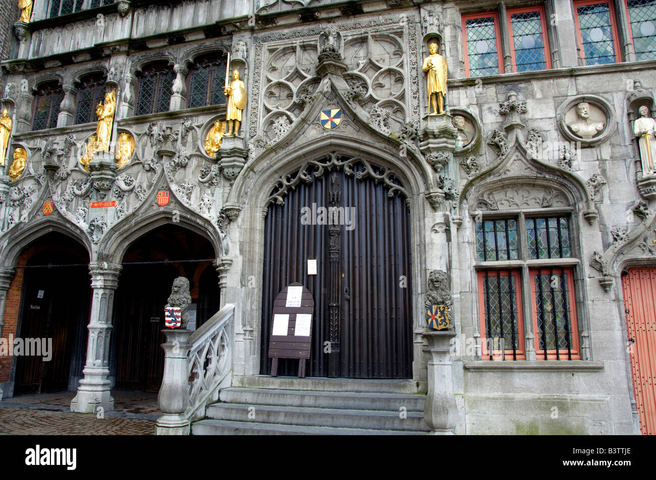 Belgique, Bruges. Basilique du Saint-sang de style néo-gothique, la relique du Saint-sang est gardé à l'intérieur. Banque D'Images