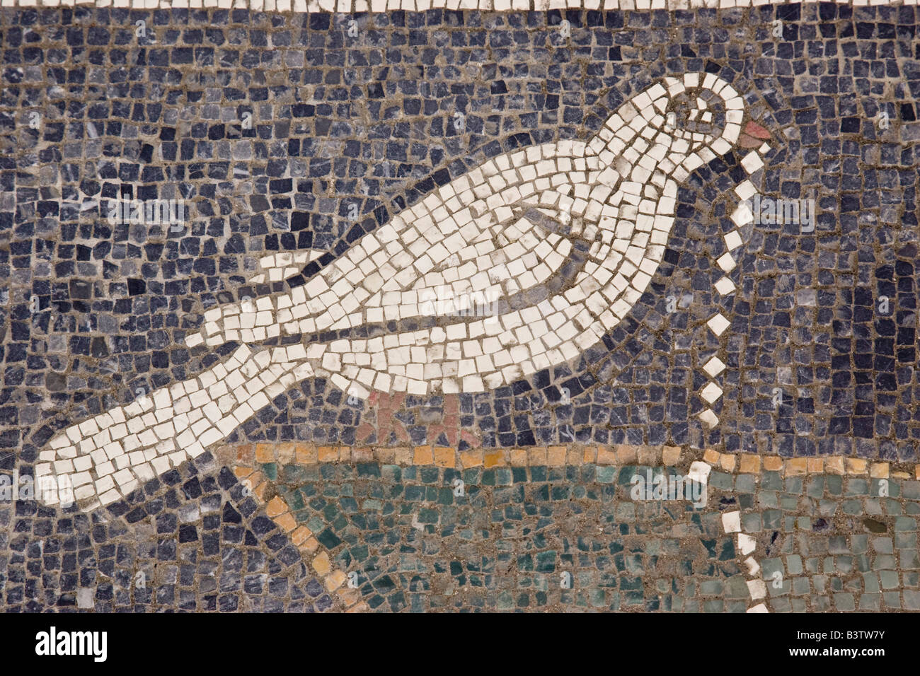 L'Europe, Italie, Campanie, Pompéi. Détail de la mosaïque d'oiseaux à l'étage de la maison du Faune. Banque D'Images