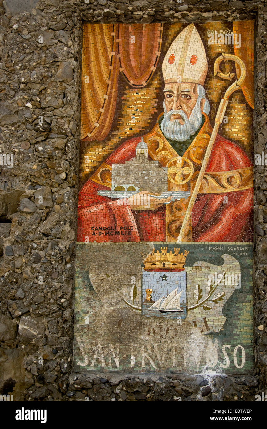 L'Europe, Italie, San Fruttuoso. Mosaïque murale religieuse catholique d'un Pape. Banque D'Images