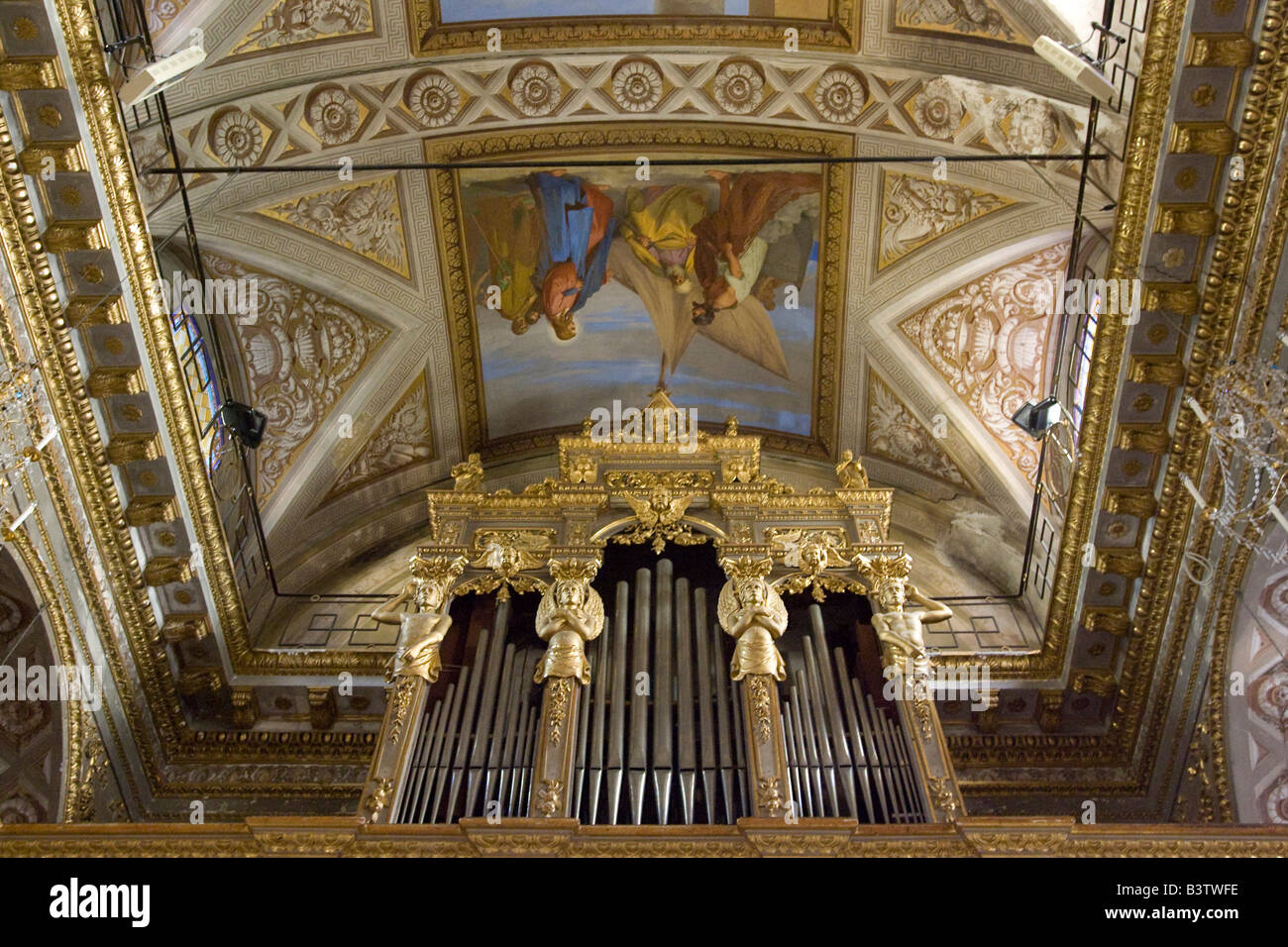 L'Europe, Italie, Santa Margherita Ligure. Tuyaux d'orgue et de plafond dans l'art de l'église St-James. Banque D'Images