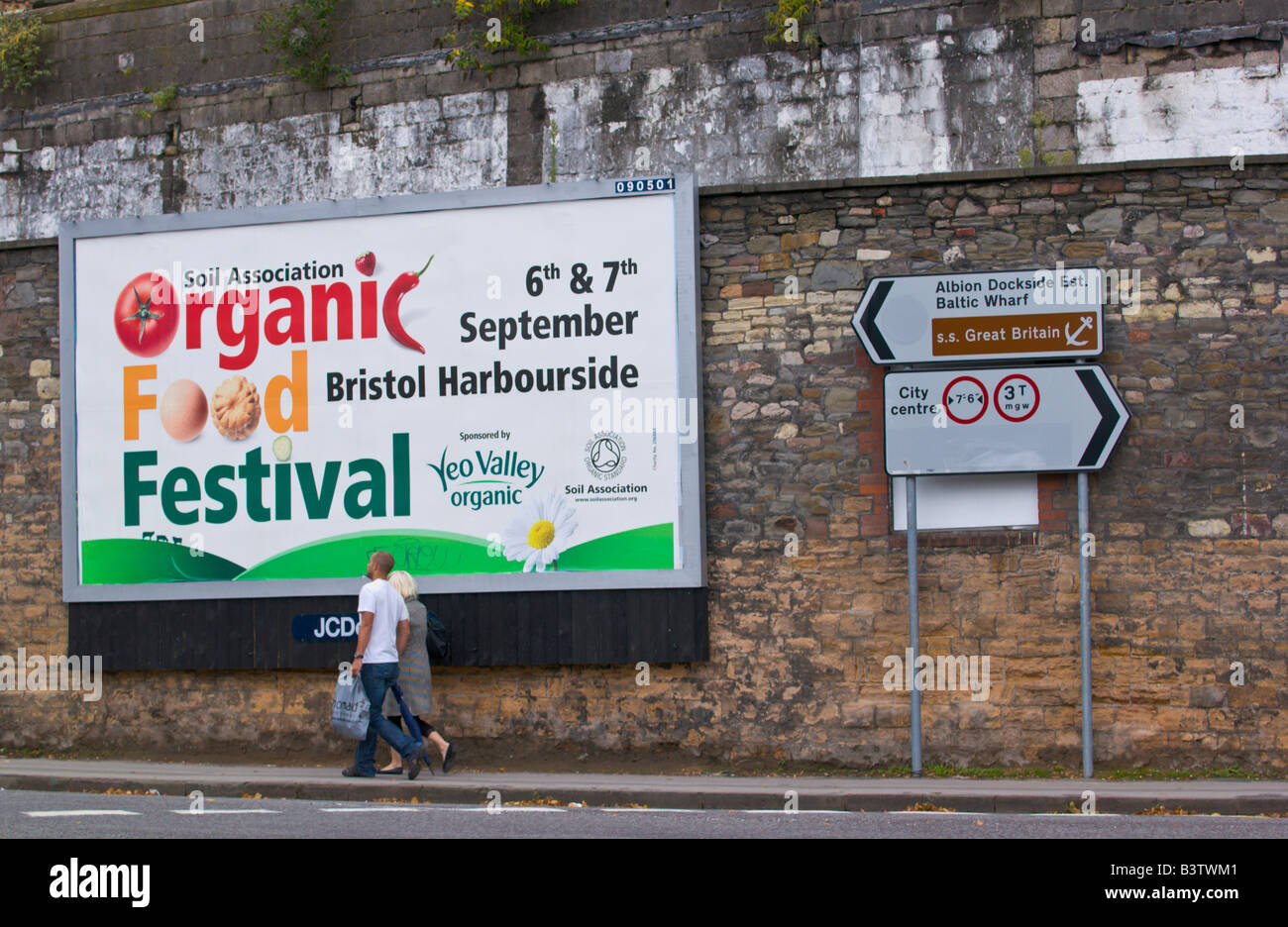 Pour Billboard Soil Association Organic Food Festival Bristol Harbourside England UK Banque D'Images