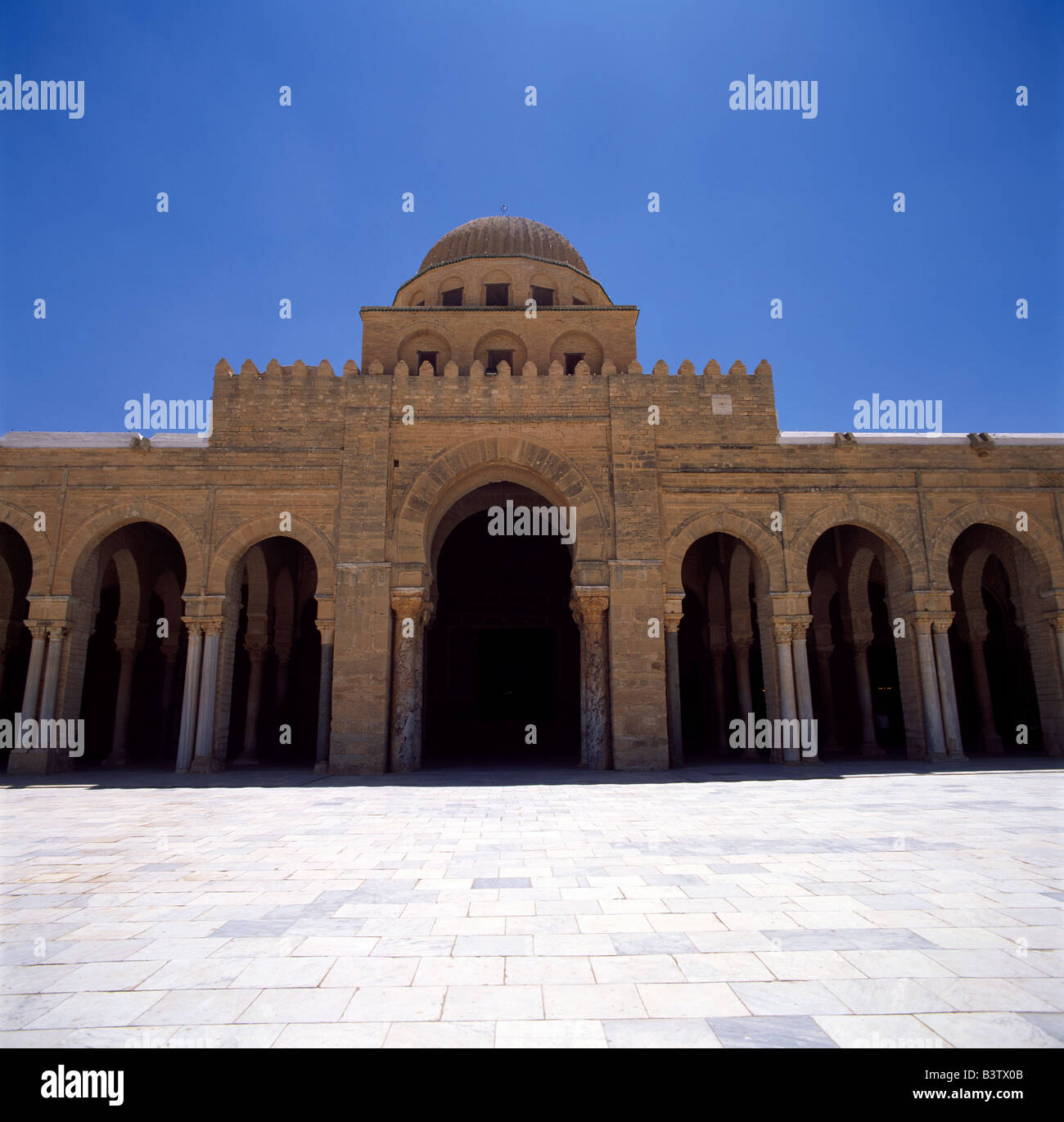 Grande mosquée de Kairouan Tunisie (sidi Okba) Cour Banque D'Images