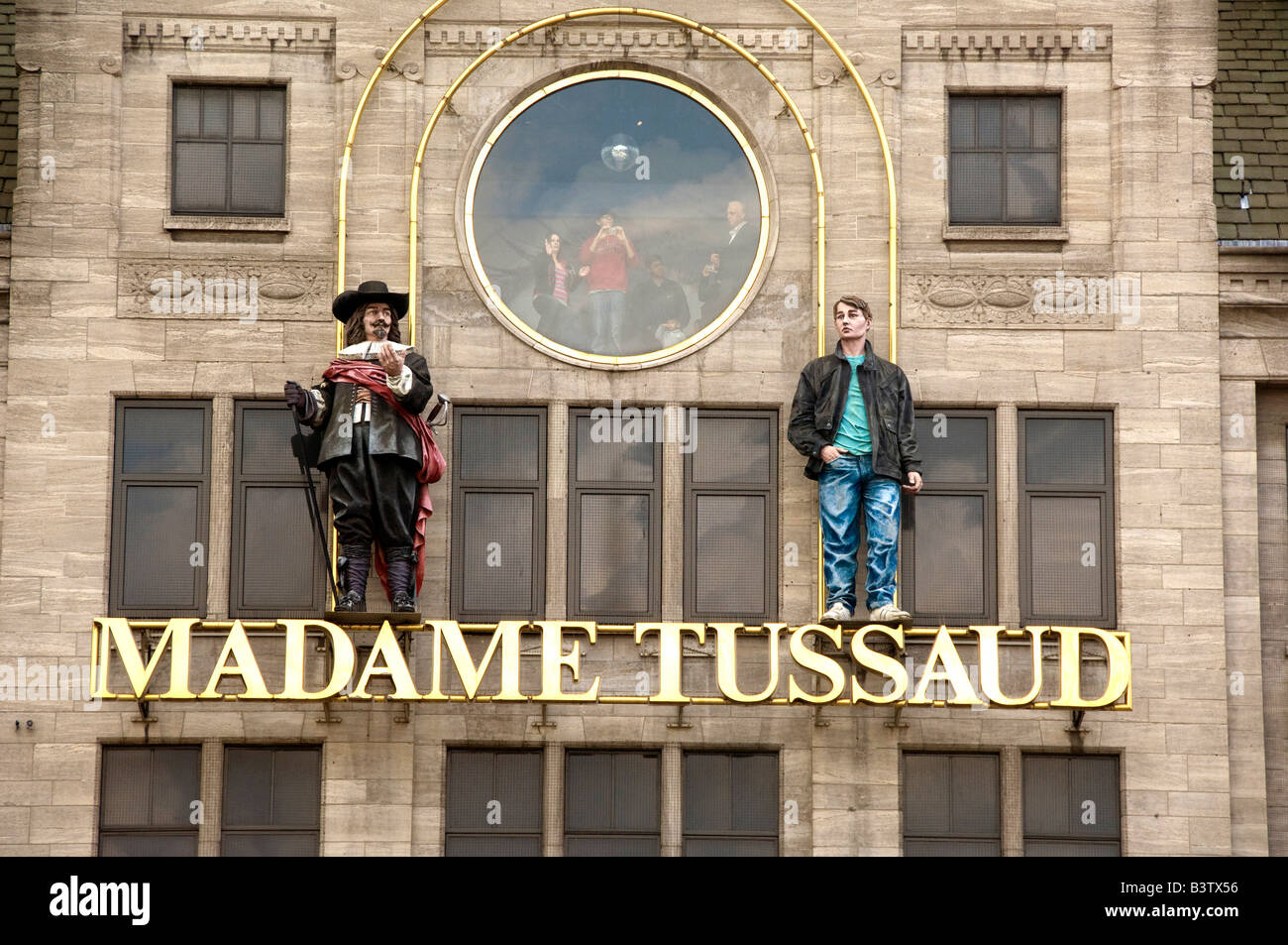 Les Pays-Bas (Hollande), aka Amsterdam. Nieuwe Zijde, le Dam Square. Madame Tussauds waxworks. Seenerama Banque D'Images