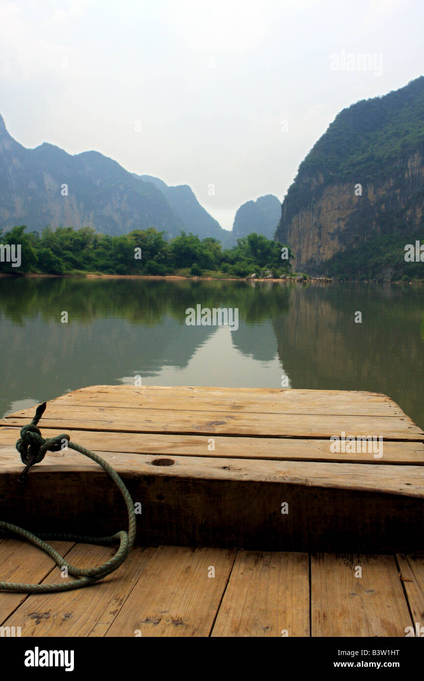 Bateau sur le fleuve Hebi Guest House dans le sud de la Chine, région autonome Zhuang du Guangxi Banque D'Images