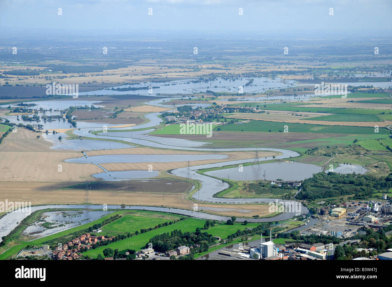 Inondations estivales de la rivière Aire, Knottingley. Yorksire de l'Ouest, du nord de l'Angleterre Banque D'Images