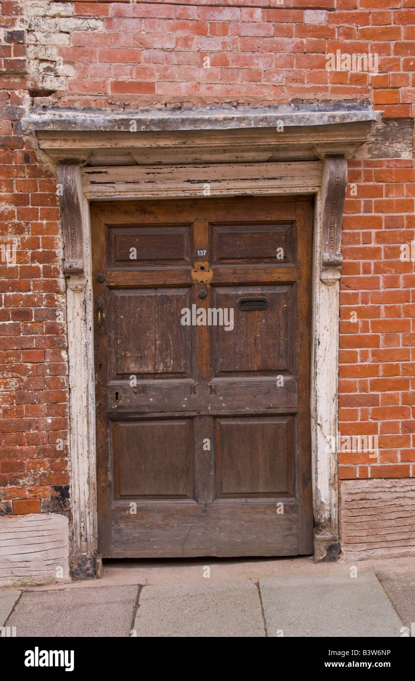 Porte d'entrée de maison en cours de rénovation Ludlow Shropshire England UK Banque D'Images