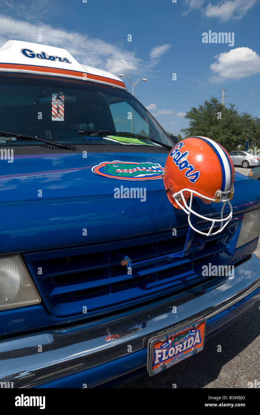 Véhicule décoré avec des symboles de l'Université de Floride à Gainesville Florida Gator Banque D'Images