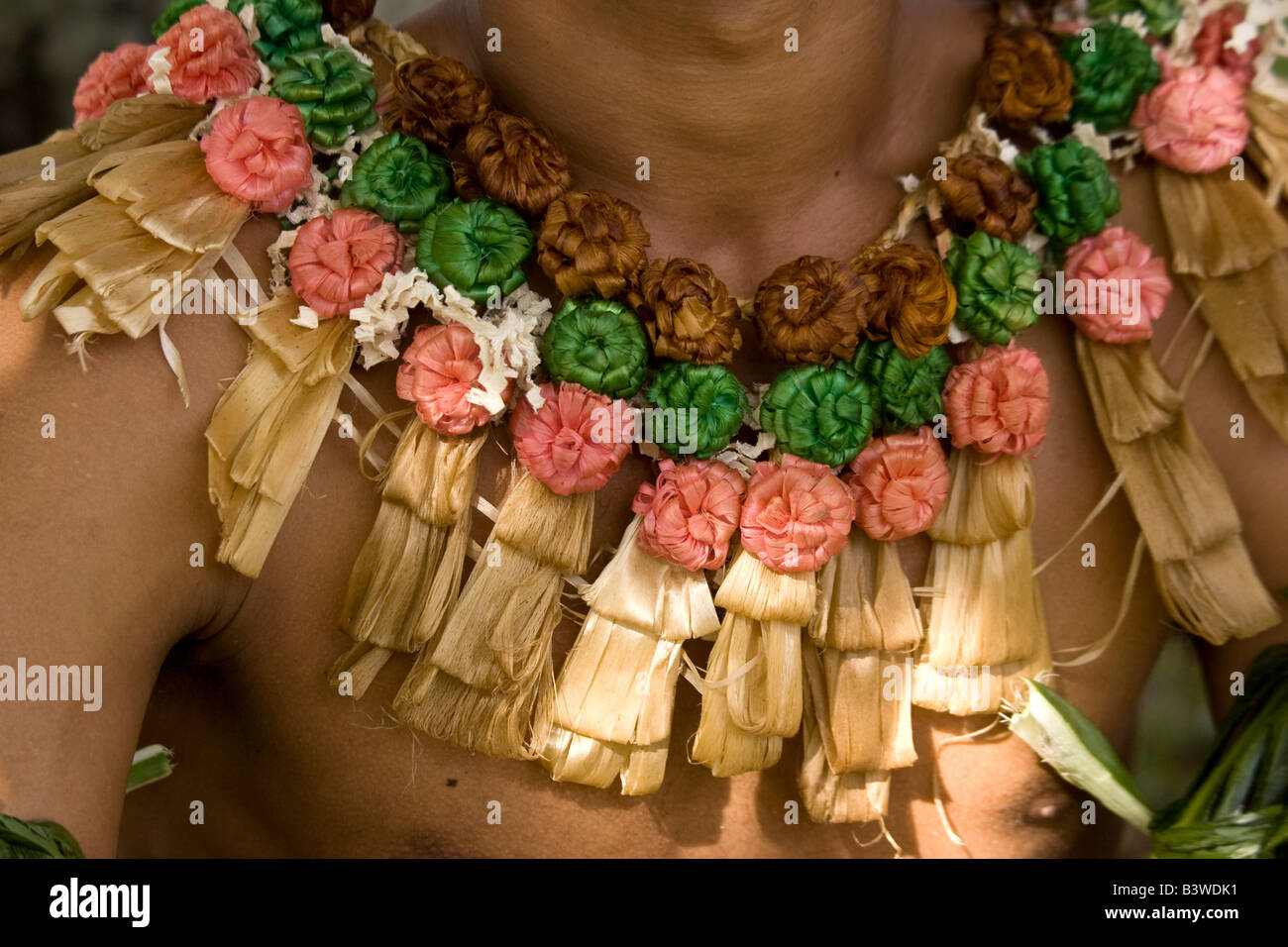 Océanie, Fidji, Viti Levu, Viseisei. Vue détaillée d'un collier tissé traditionnel. Banque D'Images