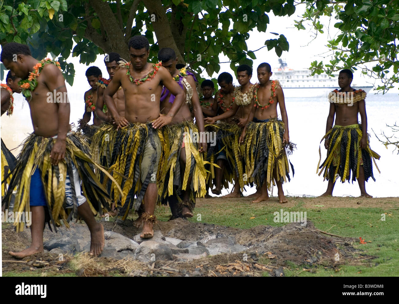 Firewalkers sur l'île de Beqa, Fidji Banque D'Images