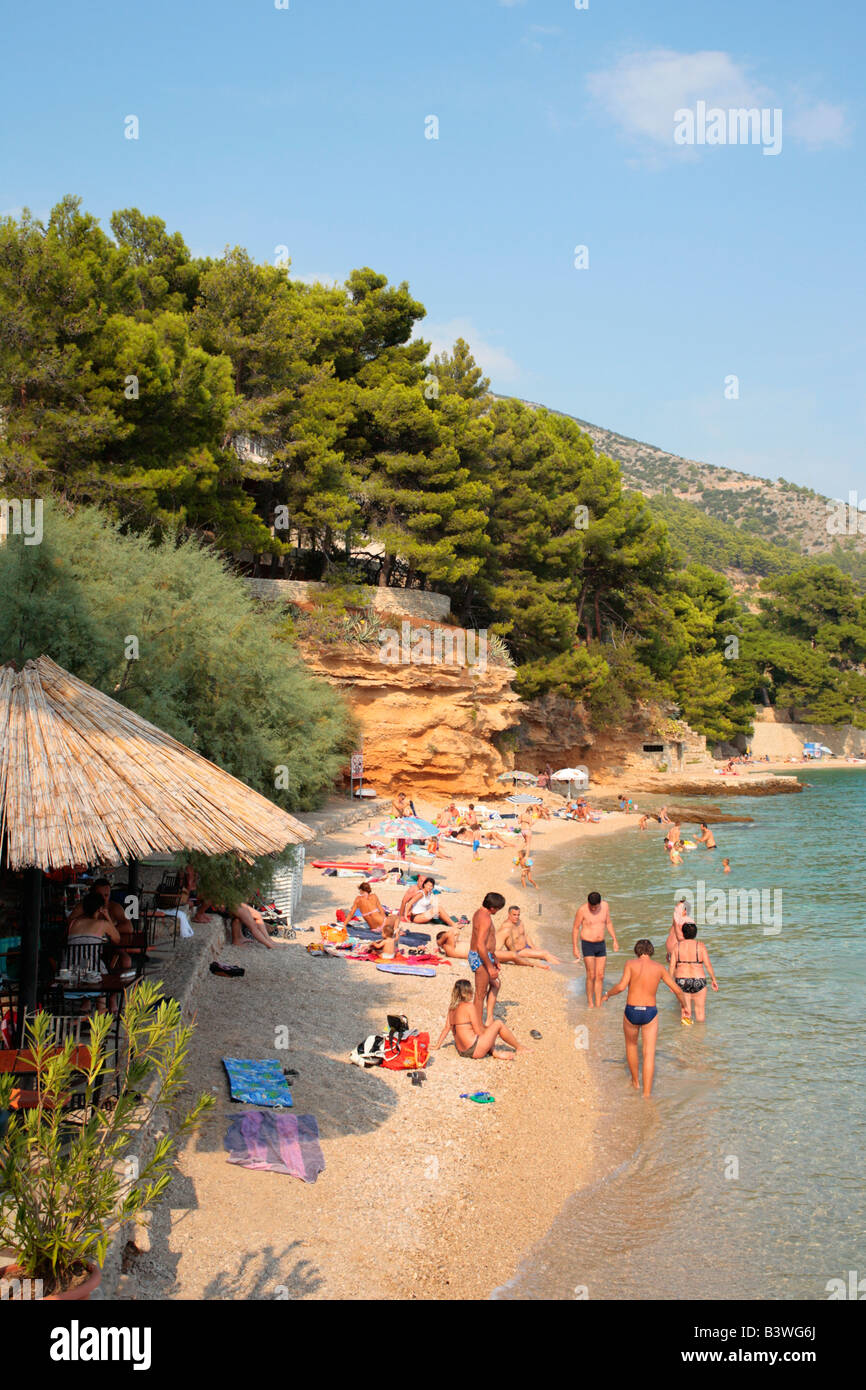 Plage de Bol sur l'île de Brac, République de Croatie, l'Europe de l'Est Banque D'Images