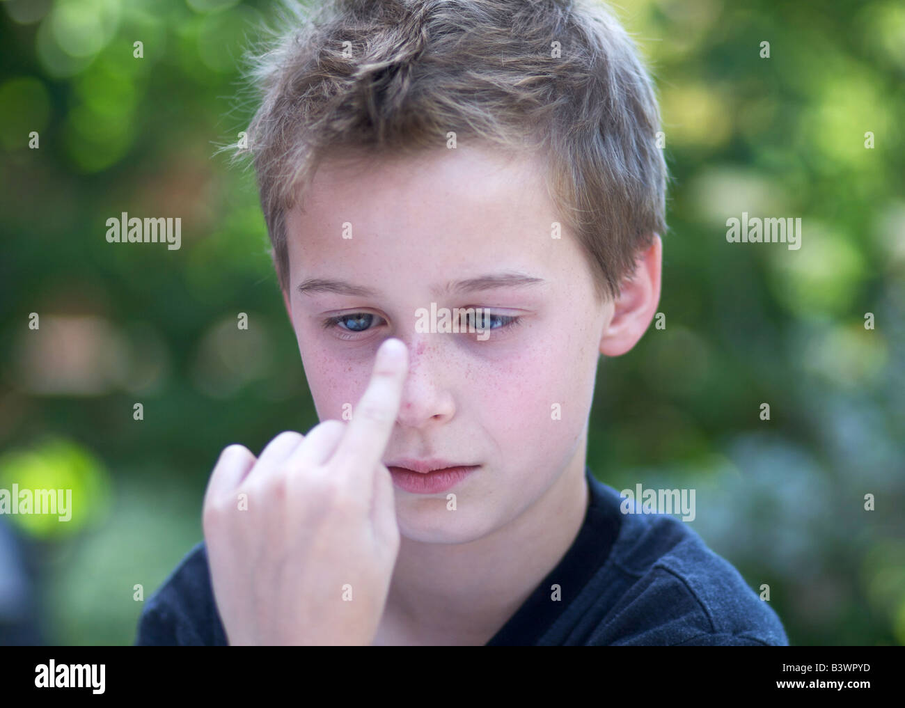 Cross Eyed Child Funny Face Banque D Image Et Photos Alamy
