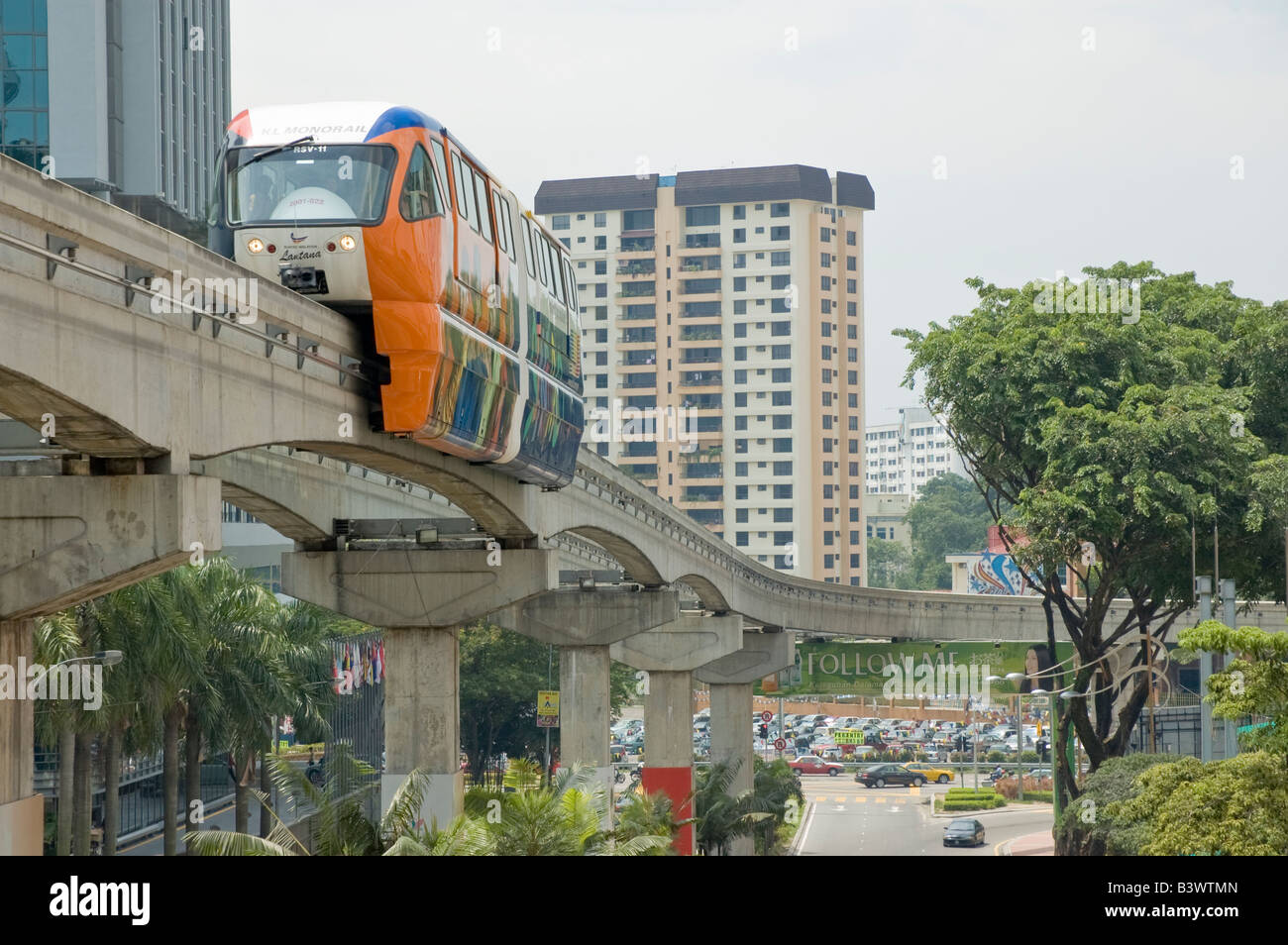 Sur monorail Jalan Sultan Ismail, et à l'approche de la gare de Bukit Bintang Jalan Imbi. Banque D'Images