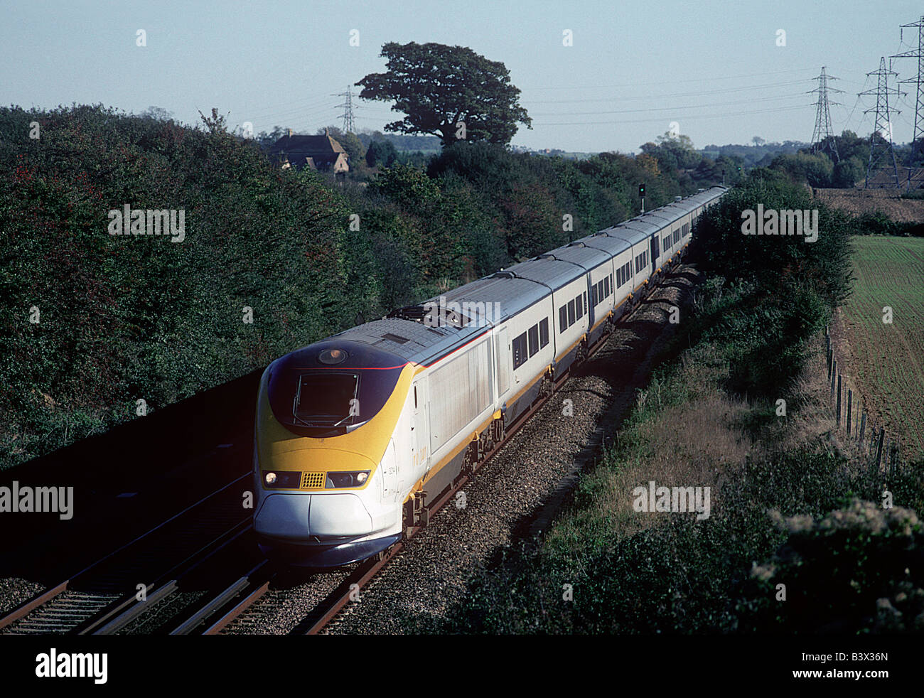 Une classe Sellinge 373 train Eurostar passant dans le Kent. Banque D'Images