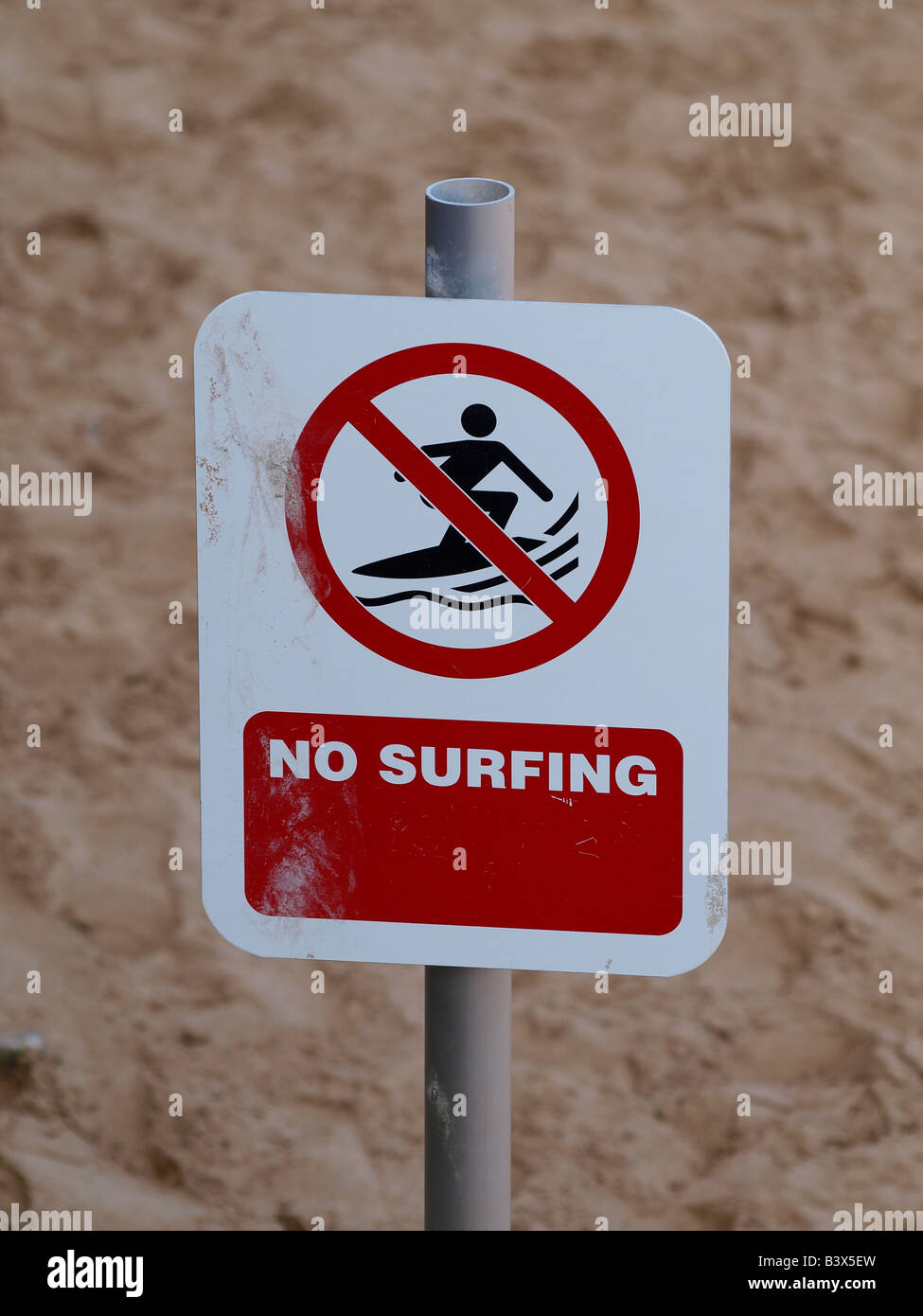 Aucun signe de surf sur le domaine de nageurs Plage de Towan, Newquay, Cornwall. Banque D'Images