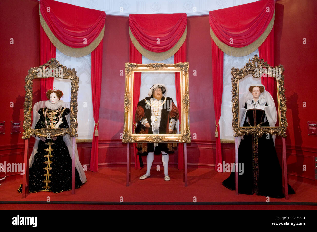 Les modèles de cire de la Reine Elizabeth I Henry VIII et de la Reine Mary J chez Madame Tussauds London, UK Banque D'Images