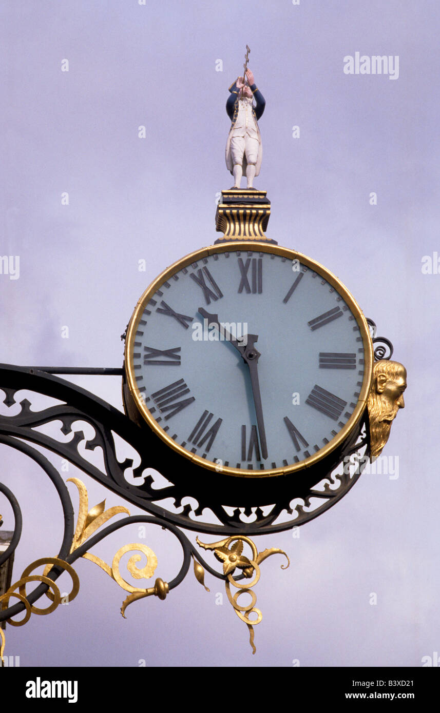 York Street projection réveil St Martin le grand support de l'Église figure support doré doré Yorkshie meubles England UK Banque D'Images