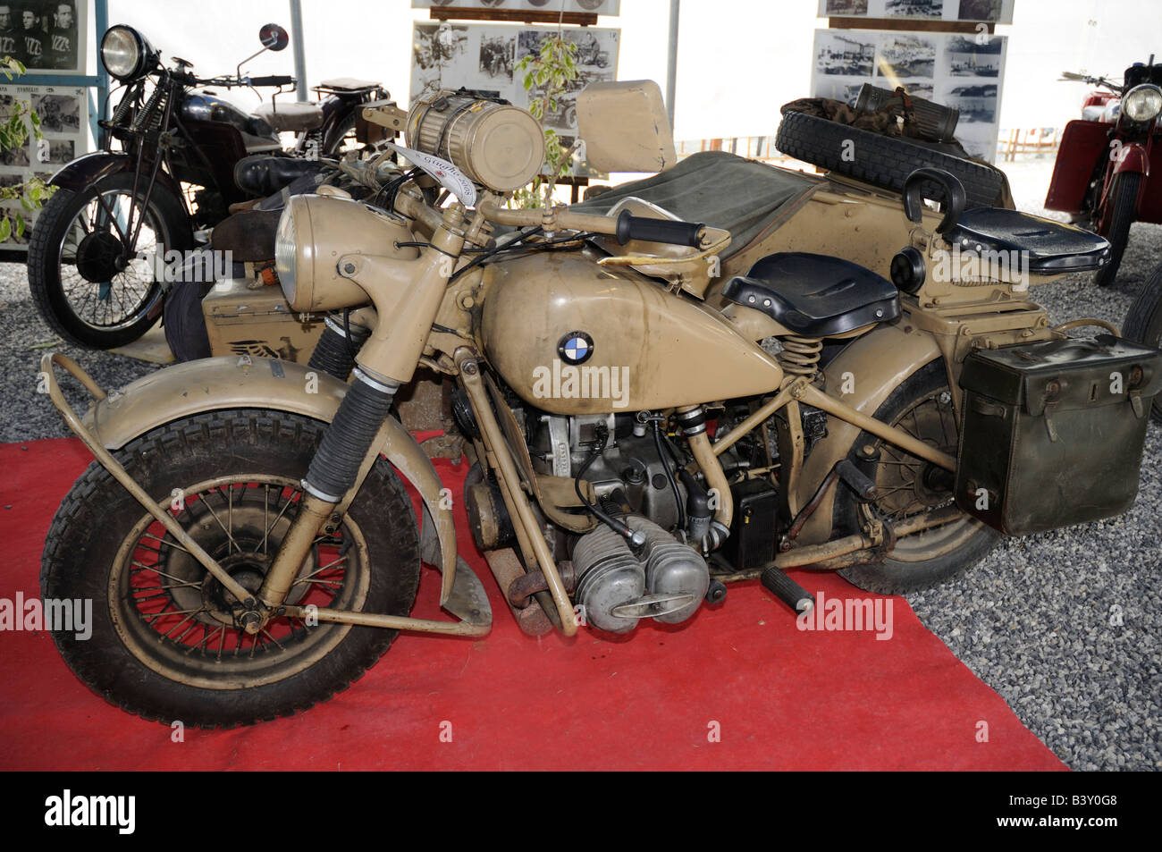 Moto BMW authentiques utilisés par l'armée allemande pendant la Seconde  Guerre mondiale dans la région de Motorcycle Rally de Bellagio sur le lac  de Côme Italie Photo Stock - Alamy