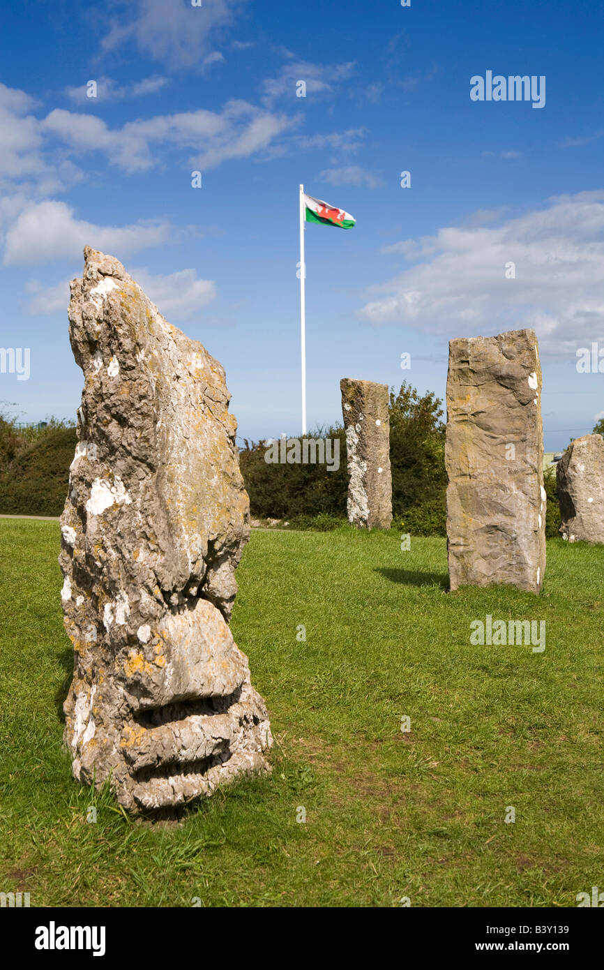 UK Wales Clwyd Abergele Welsh Mountain Zoo national flag flying over Gorsedd stones Banque D'Images