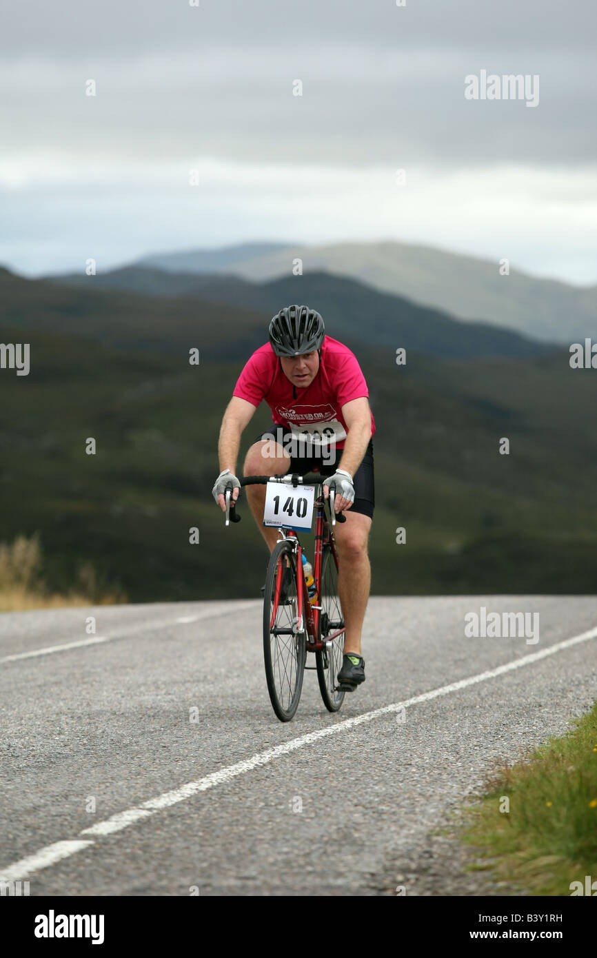 Dans la première compétition cycliste Duathlon Monster sur le Great Glen Way autour de Loch Ness, Highlands, Écosse, Royaume-Uni Banque D'Images