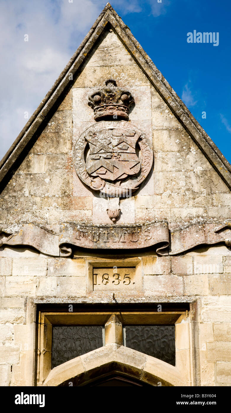 Ancienne école du village à grands Bedwyn, Wiltshire, Angleterre, Grande-Bretagne, Royaume-Uni maintenant une chirurgie Banque D'Images