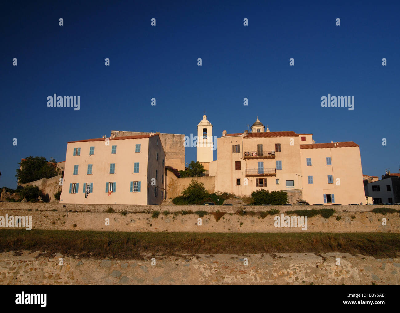 Vue sur la citadelle de Calvi Corse France Banque D'Images