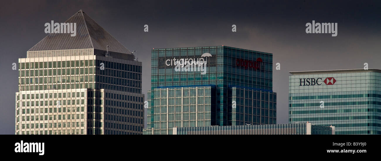 Panorama du haut des immeubles commerciaux de grande hauteur à Canary Wharf, London, UK Banque D'Images