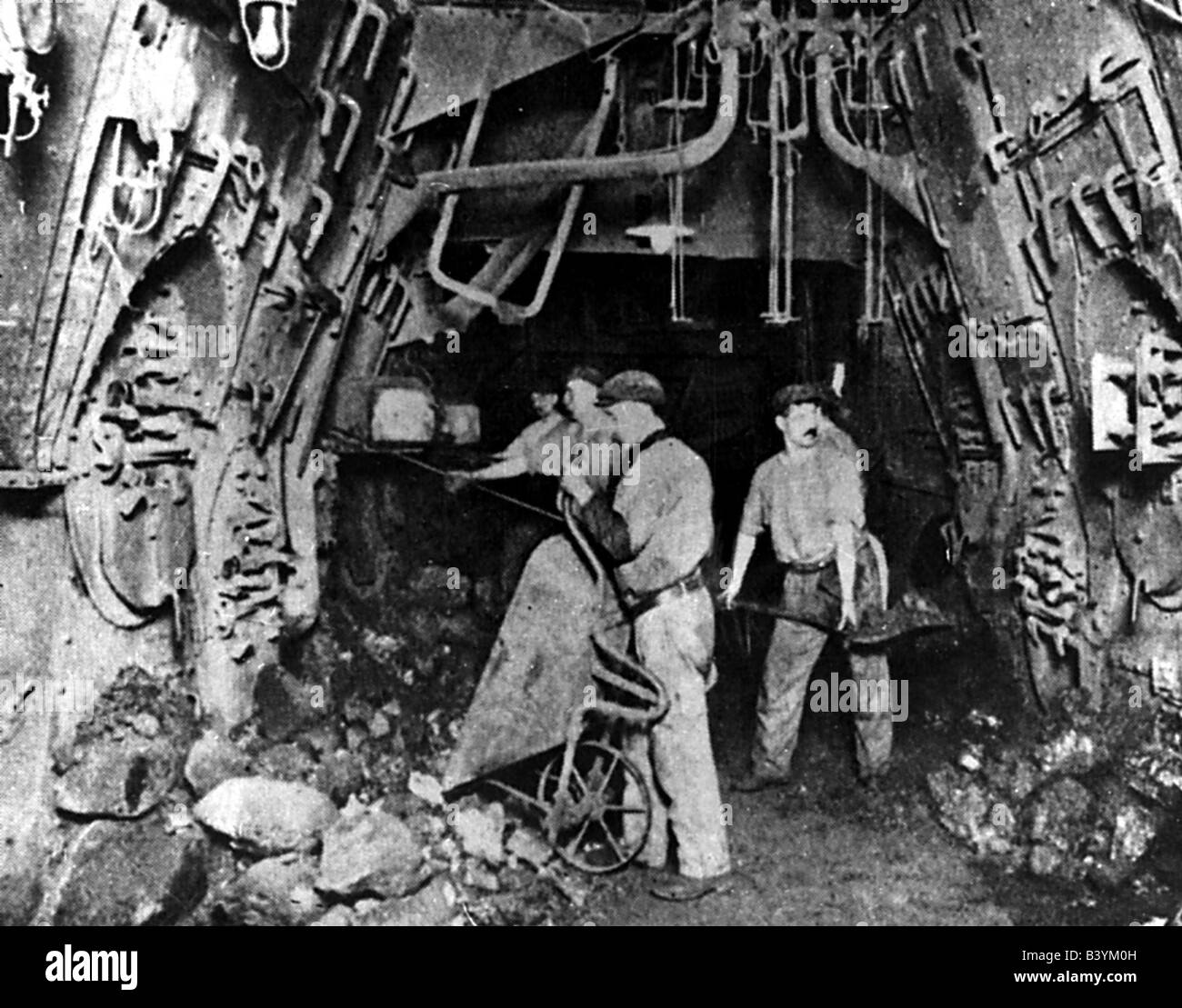 Salle des chaudière titanic Banque de photographies et d'images à haute  résolution - Alamy