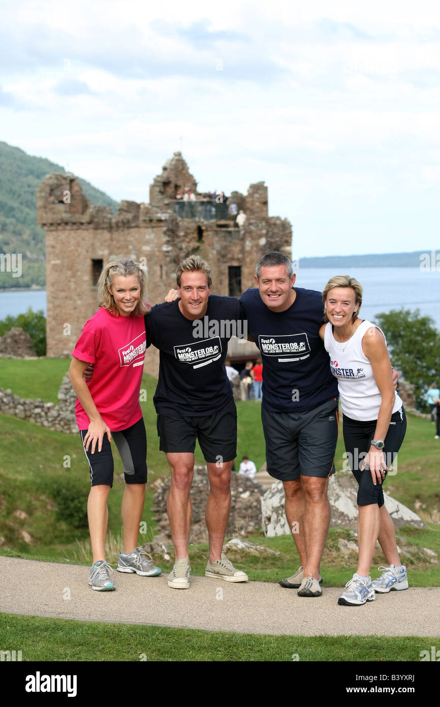 Des stars Nell McAndrew, Ben Fogle, Gavin Hastings, Liz McColgan au château d'Urquhart pour concurrencer dans le premier Duathlon Monster Banque D'Images