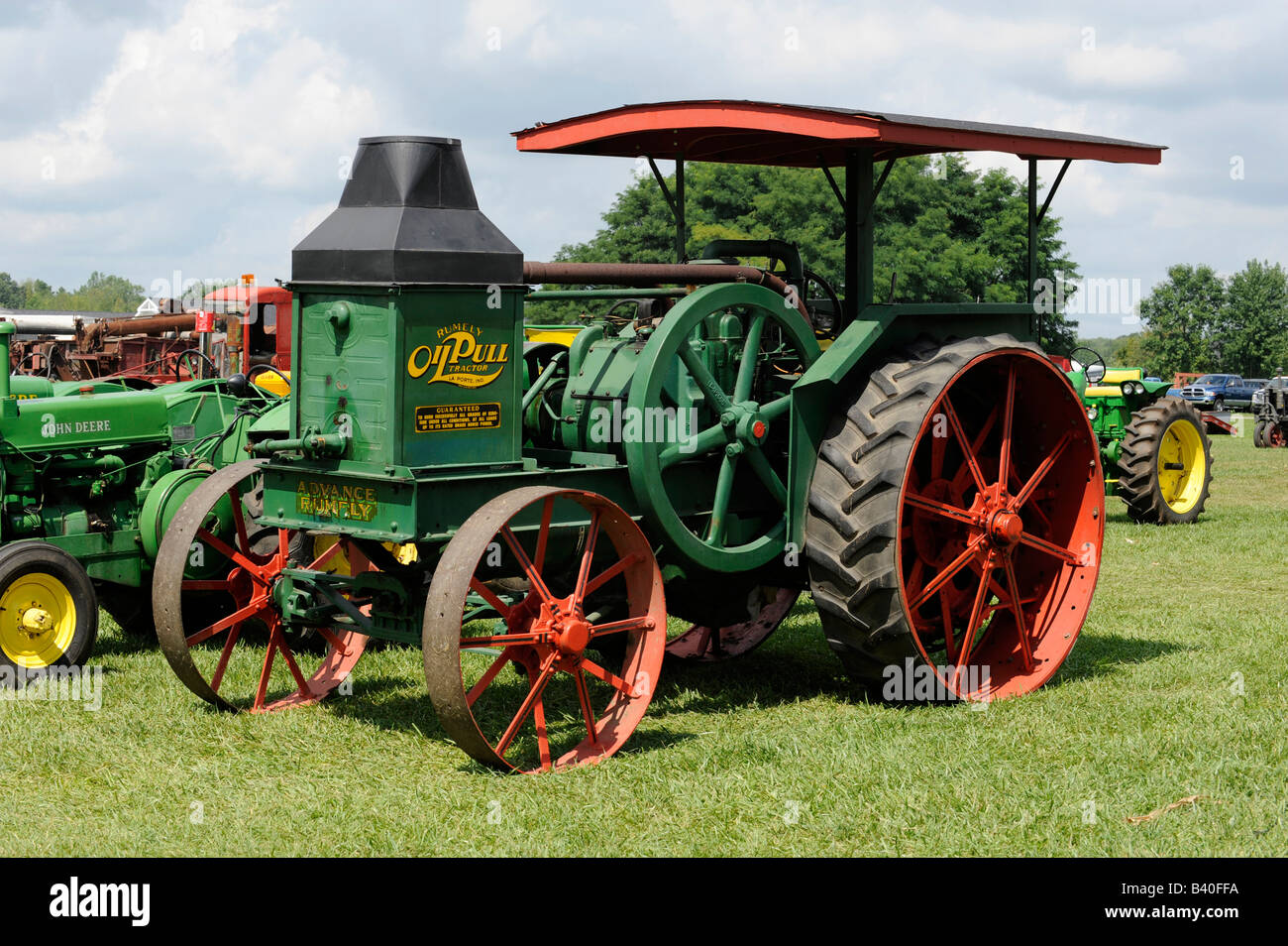 Vers 1920 tracteur agricole à vapeur moteur de traction à vapeur fabriqué par la société Keck Gonnerman Indiana Mount Vernon Banque D'Images