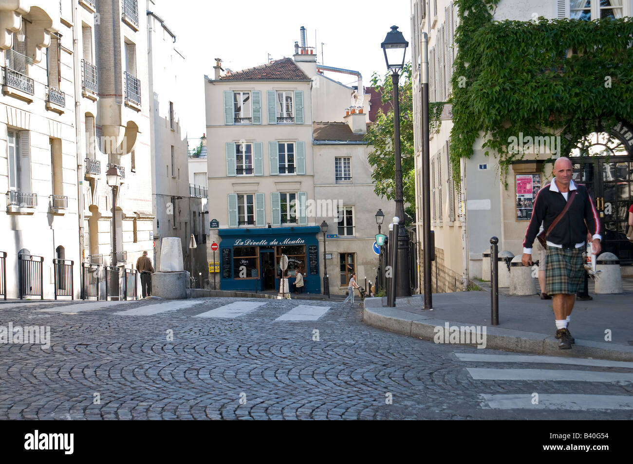 Les rues caractéristiques du quartier de Montmartre à Paris Banque D'Images