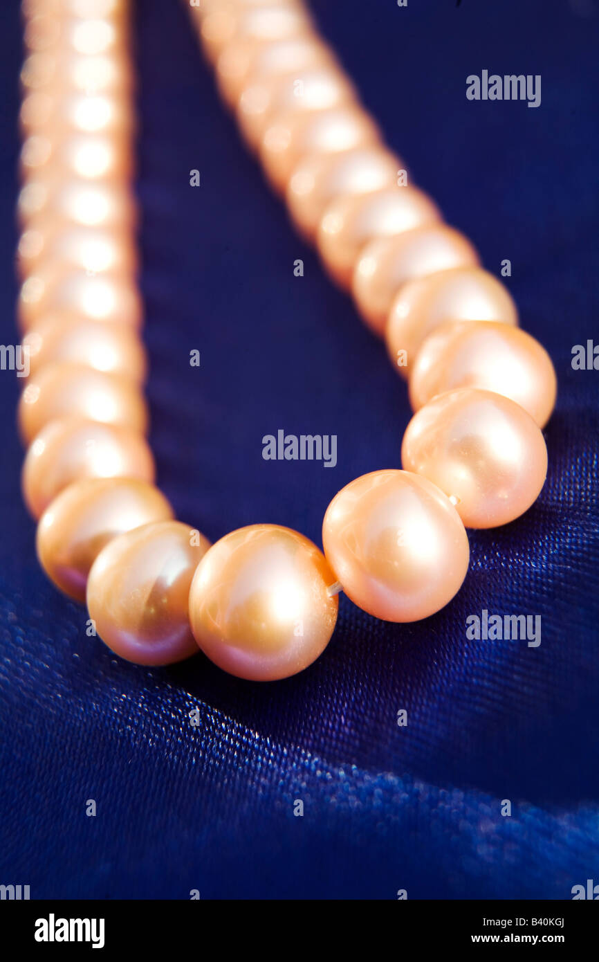Un collier de perles Hyderabadi. Hyderabad est connue comme la ville de perles en raison de sa longue association avec le commerce des perles. Banque D'Images