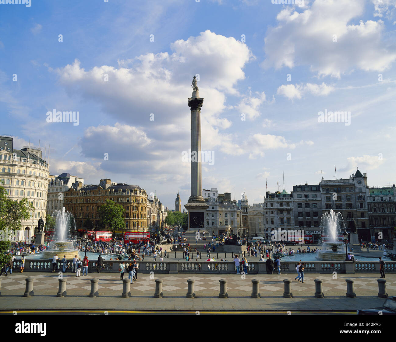 Trafalgar Square, London, England, UK GO Banque D'Images