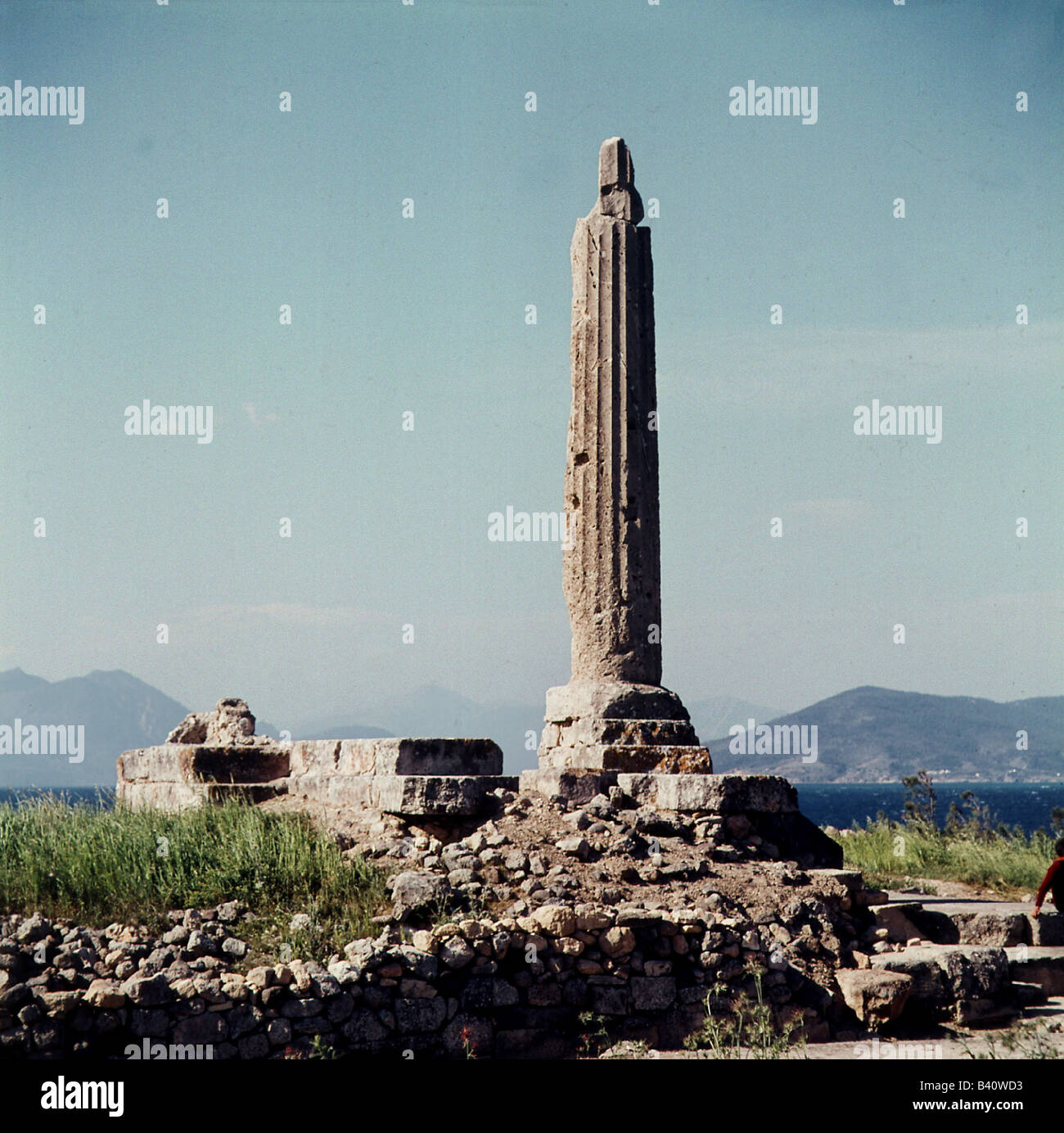 Géographie / voyage, Grèce, Aegina, sanctuaire d'Apollon, construit au sixième siècle avant JC, ruines, colonne, île Aigina, antiquité, architecture, archéologie, religion, Apollon, historique, historique, ancien, 6, monde antique, Banque D'Images