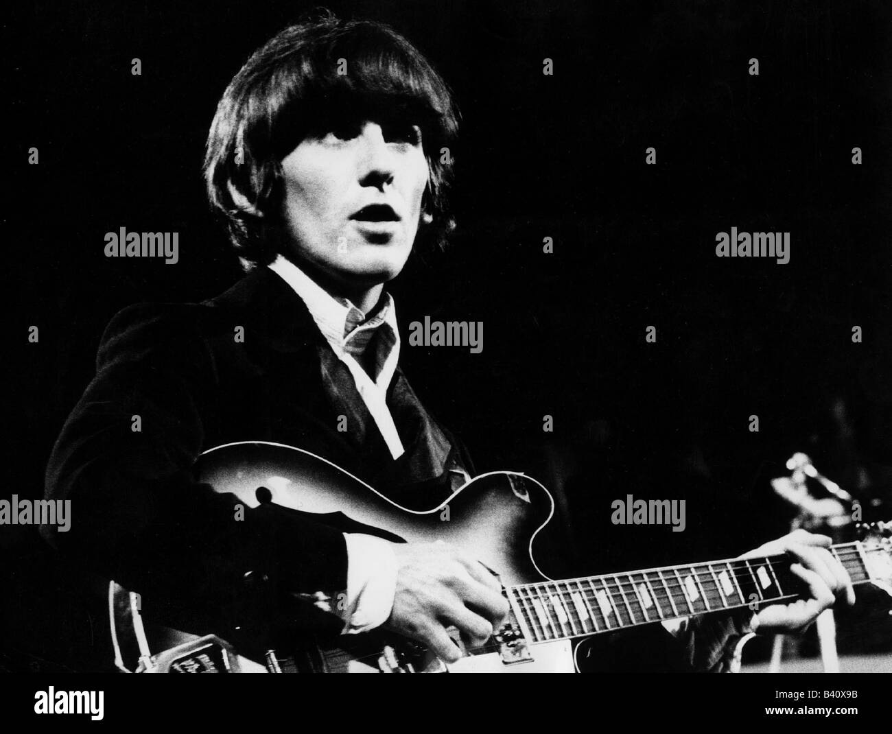 Harrison, George, 25.2.1943 - 29.11.2001, musicien britannique, à une perfomance de 'The Beatles', demi-longueur, 1966, Banque D'Images