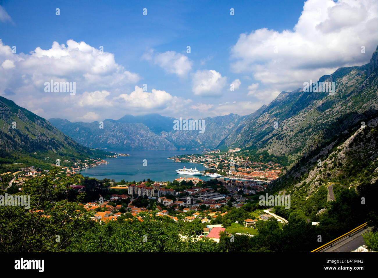 Baie de Kotor Kotor Monténégro Europe un site du patrimoine mondial de l'UNESCO Banque D'Images