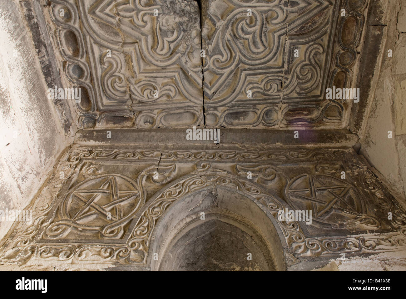 La sculpture sur pierre en prix dans l'ouest de minaret de mosquée d'Al Hakim, Le Caire, Egypte Banque D'Images