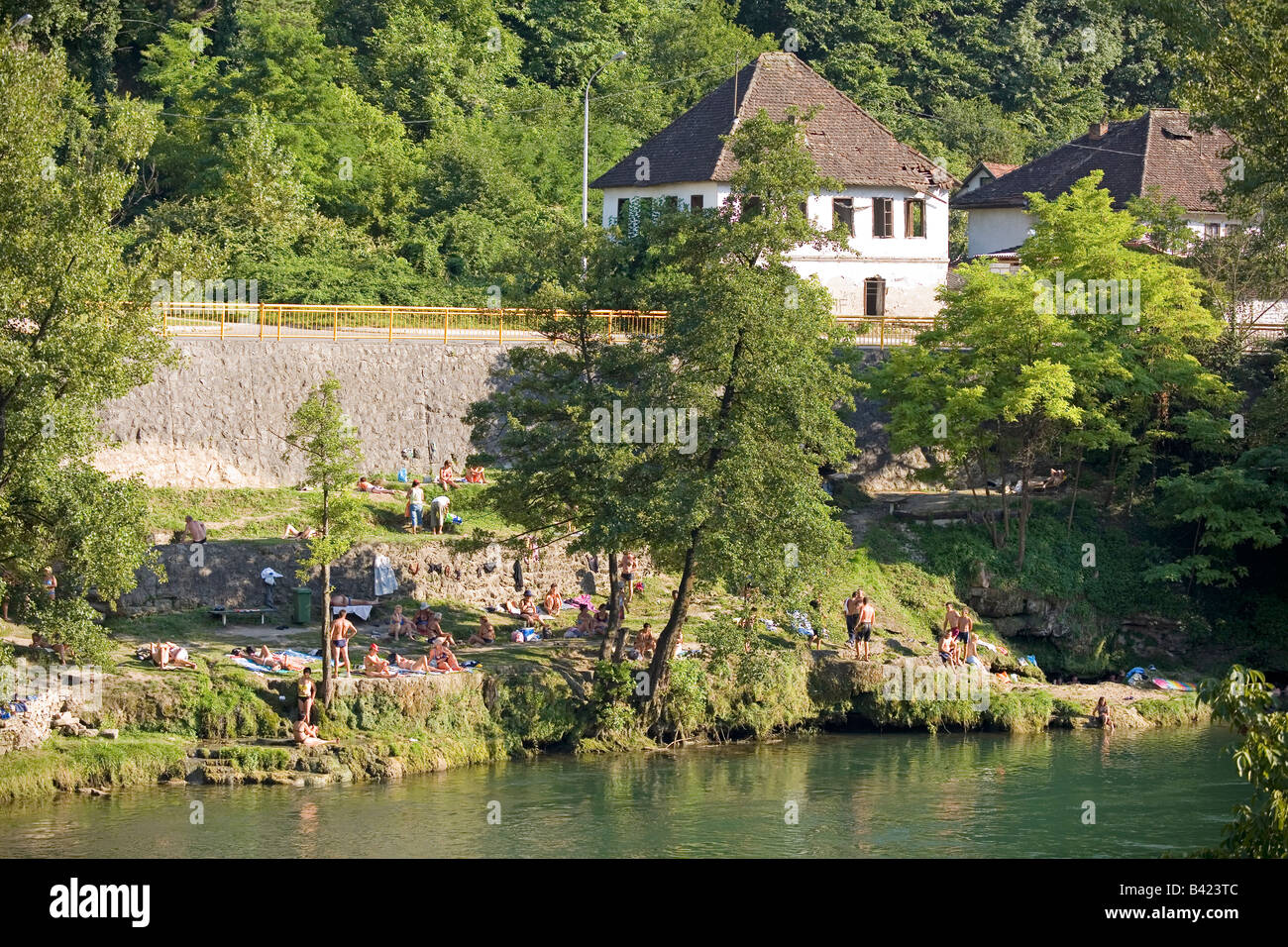 Vieille maison musulmane de Bosnie sur la rivière Vrbas à Gornji Seher nouveau nom Srpske Toplice Bosnie-herzégovine Banja Luka RS Banque D'Images