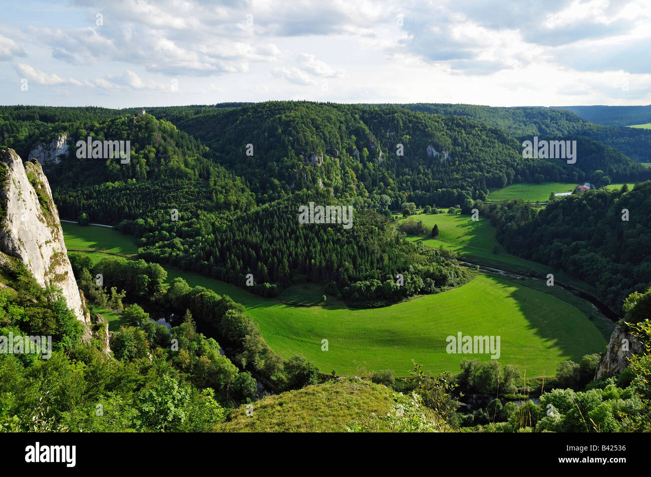 Donautal (vallée du Danube), Naturpark (parc naturel) Obere Donau, Schwäbische Alb, Donaubergland, Bade-Wurtemberg, Allemagne Banque D'Images