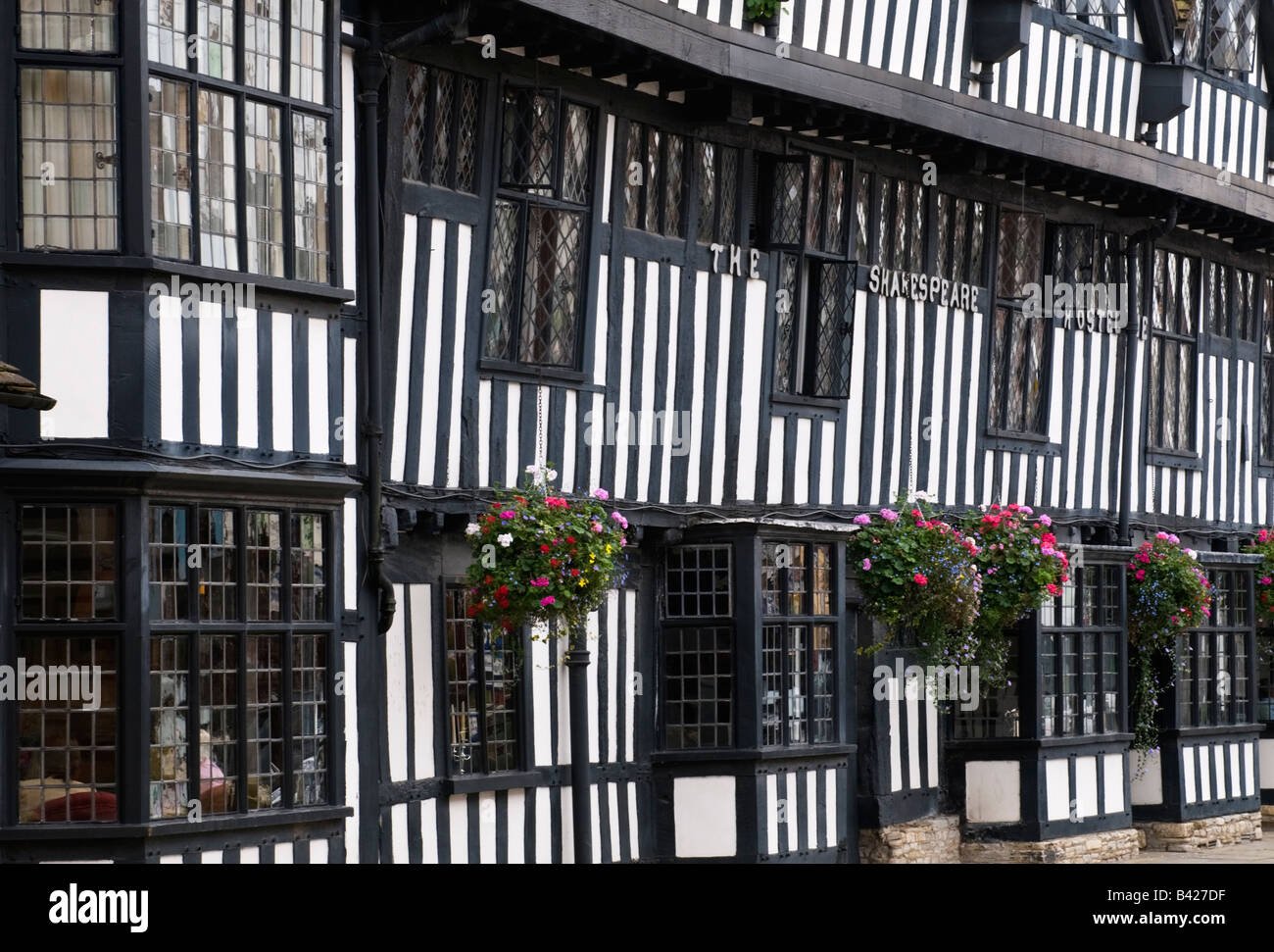 Tudor extérieur de la célèbre hôtel Shakespeare à Stratford upon Avon Banque D'Images