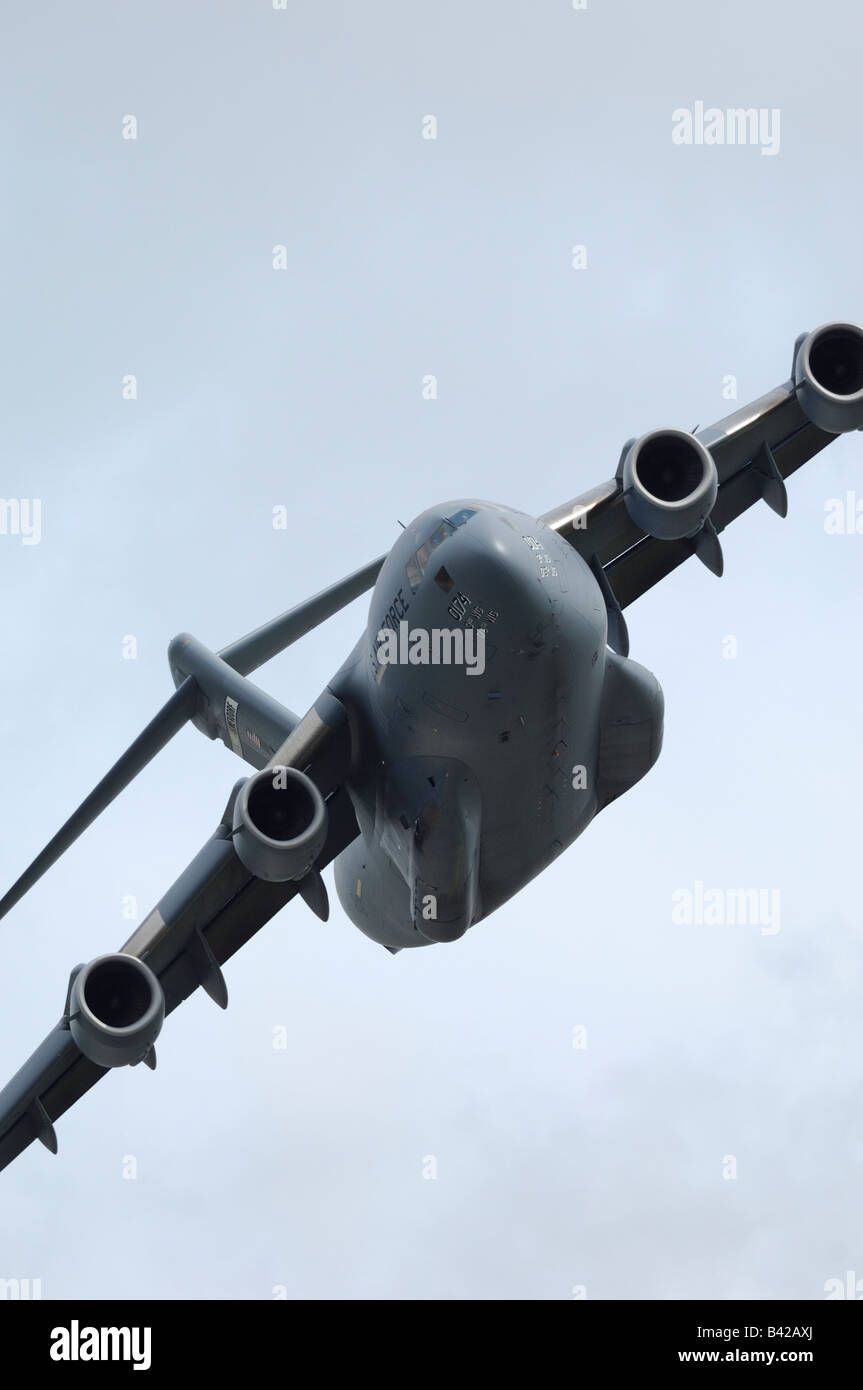Boeing C-17 Globemaster III vol avion cargo militaire, Elmendorf Air Force Base, Anchorage, Alaska, USA Banque D'Images