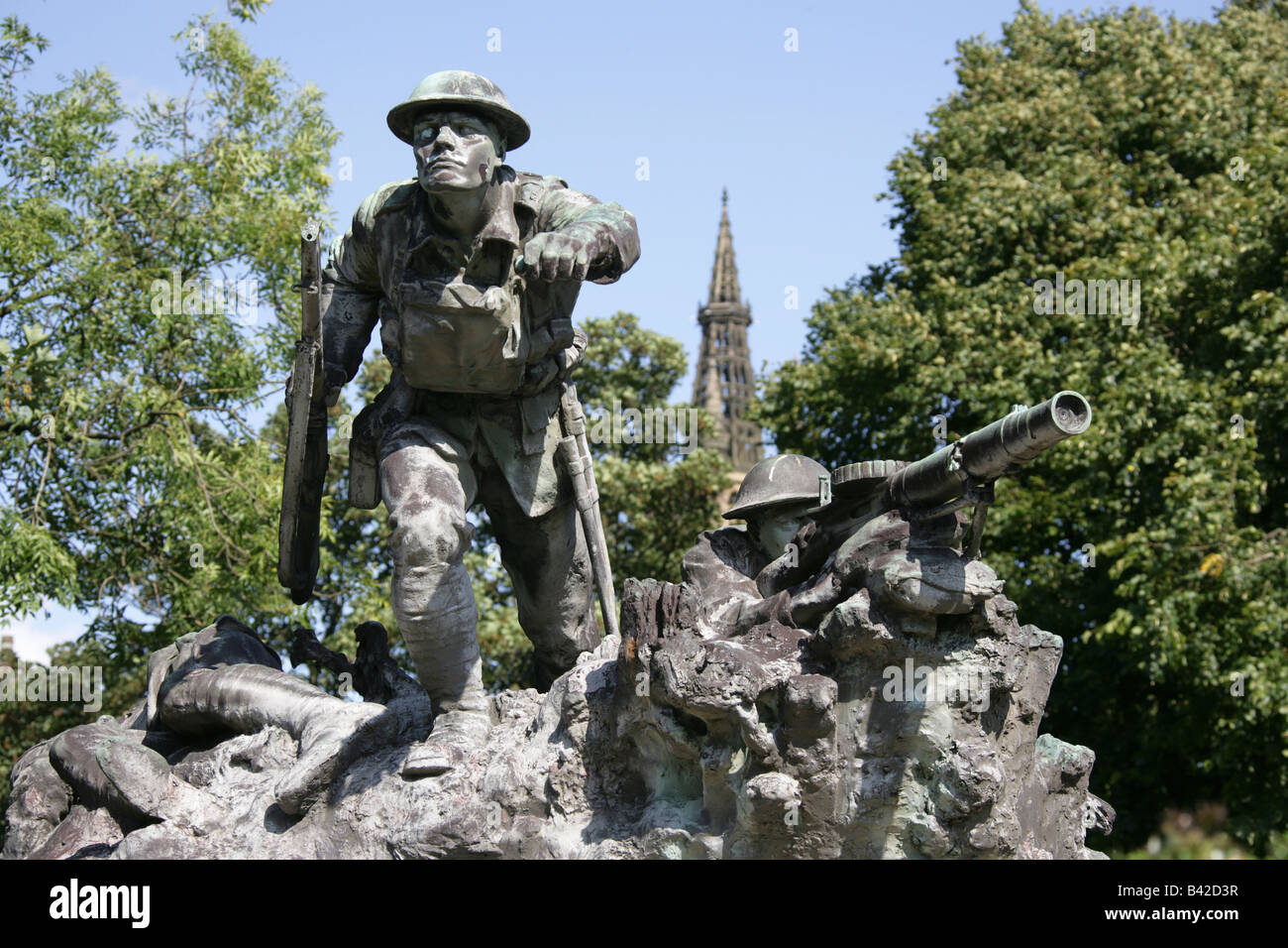 Ville de Glasgow, en Écosse. Le Philip Lindsey Clark camerounais sculpté War Memorial à Kelvingrove. Banque D'Images