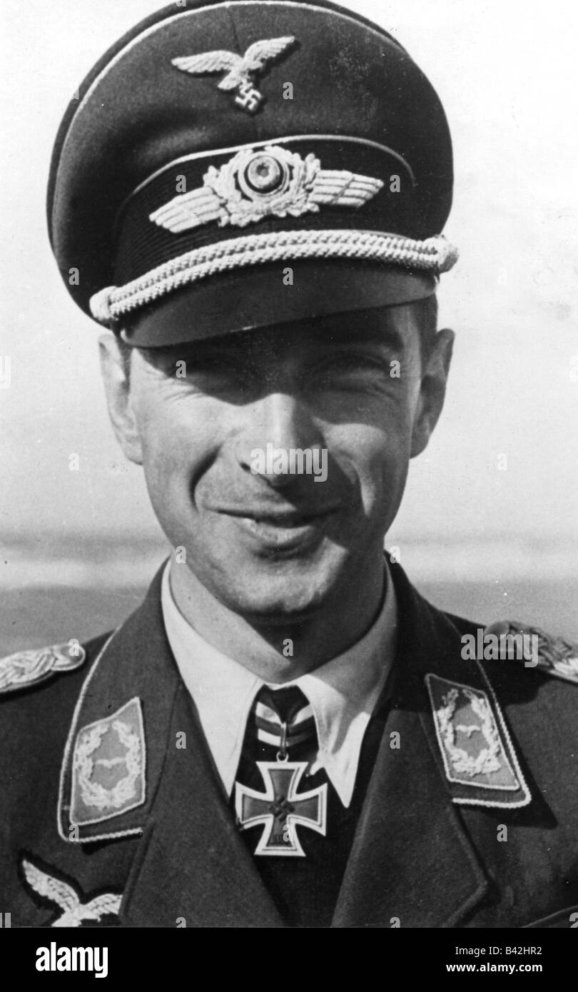Moelders, Werner, 18.3.1913 - 22.11.1941, aviateur allemand, Commodore de la 51ème Escadre Fighter (Jagdgeschwader 51), portrait, été 1940, Banque D'Images Moelders, Werner, 18.3.1913 - 22.11.1941, aviateur allemand, Commodore de la 51ème Escadre Fighter (Jagdgeschwader 51), portrait, été 1940, Banque D'Images