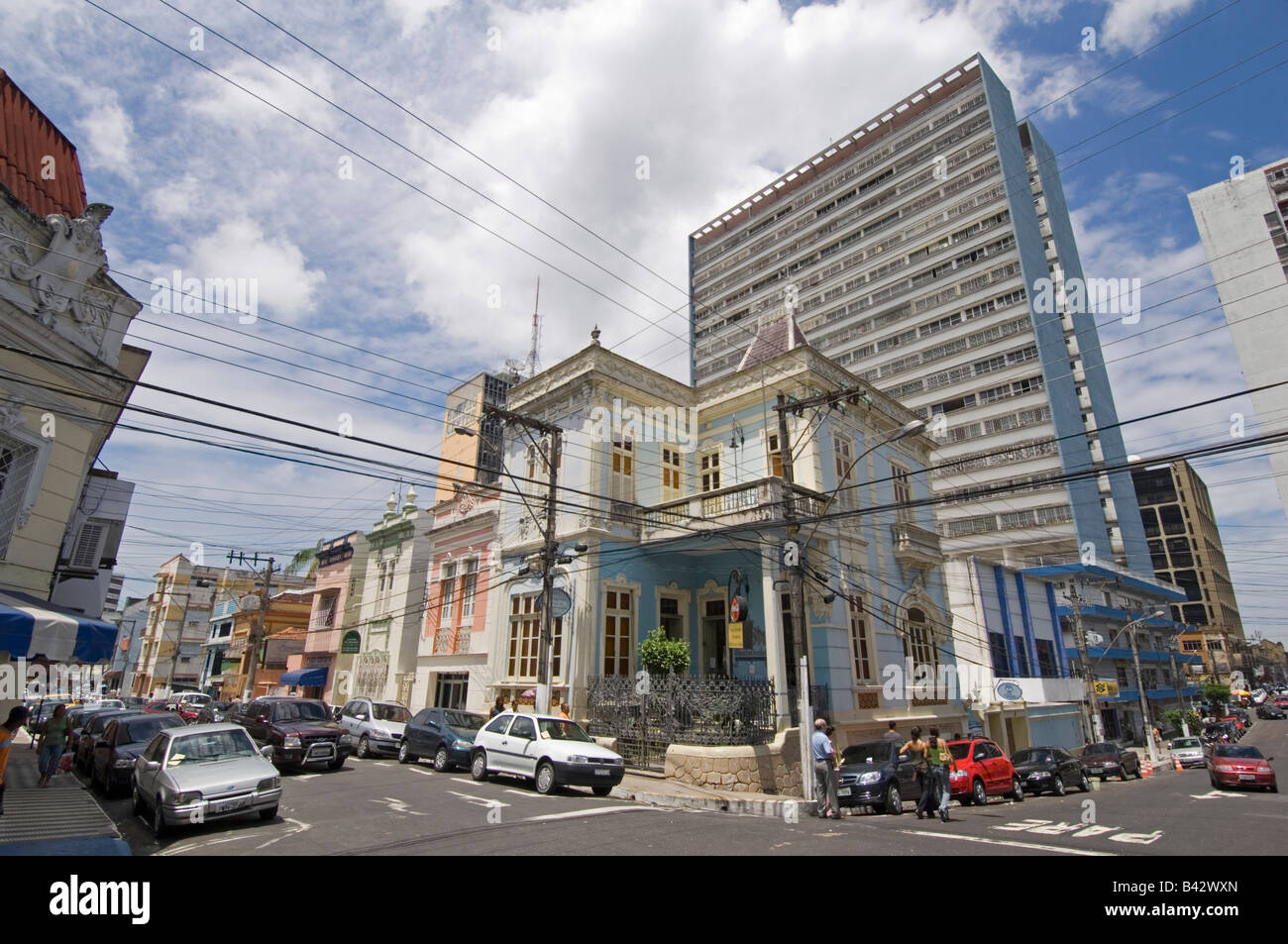 Et colonial typique de l'architecture de style 60's à Manaus. Banque D'Images