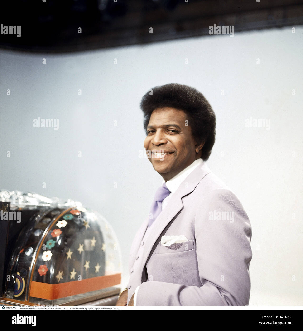 Blanco, Roberto, * 7.6.1937, chanteur allemand d'origine cubaine, demi-longueur, pendant la performance, 1970, Banque D'Images