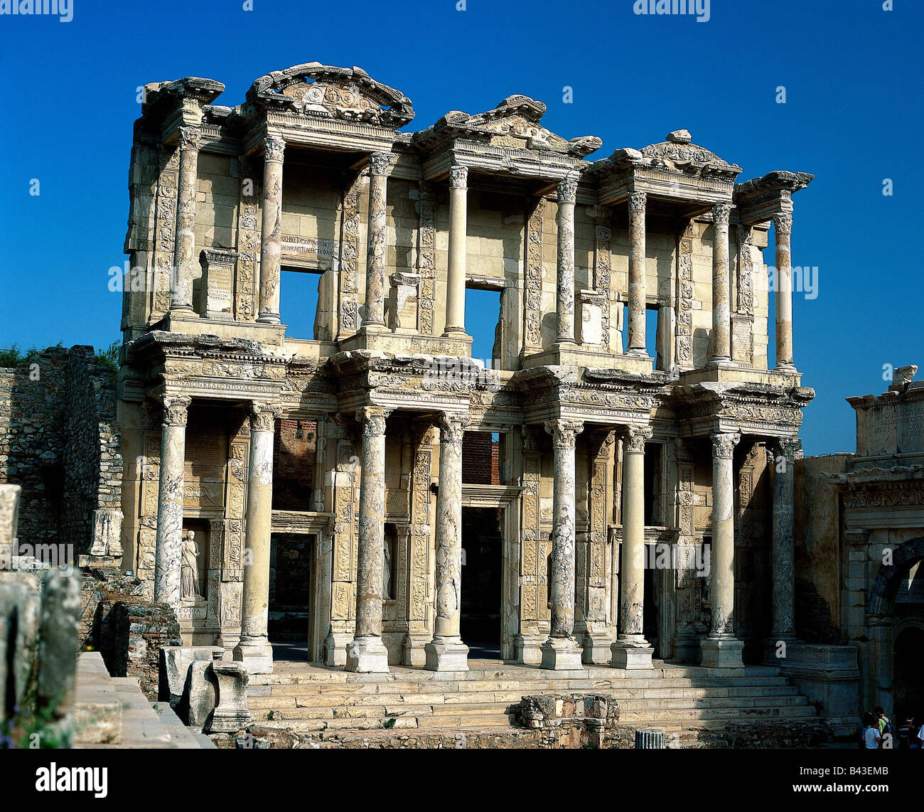 Géographie / voyage, Turquie, Ephèse, la bibliothèque de Celsus, construit en 117 AD, façade, vue extérieure, l'empire romain, l'architecture, escalier, colonnes, statues, Additional-Rights Clearance-Info-Not-Available- Banque D'Images