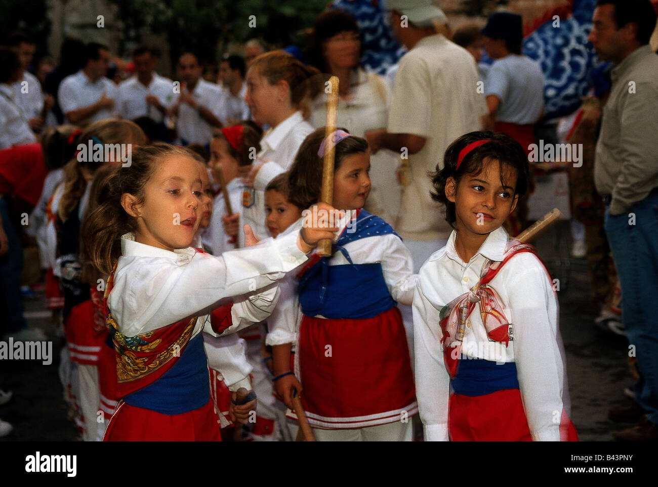 Géographie / voyages, l'Espagne, les gens, les enfants en costumes traditionnels à la Festa Major de la Merca, à Sitges, Costa Daurada, folklore, tradition, Merce, , Additional-Rights Clearance-Info-Not-Available- Banque D'Images