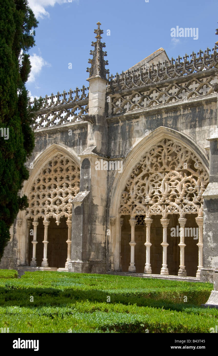 Portugal la Costa da Prata, remplages gothique dans le cloître du monastère de Santa Maria da Vitoria Banque D'Images