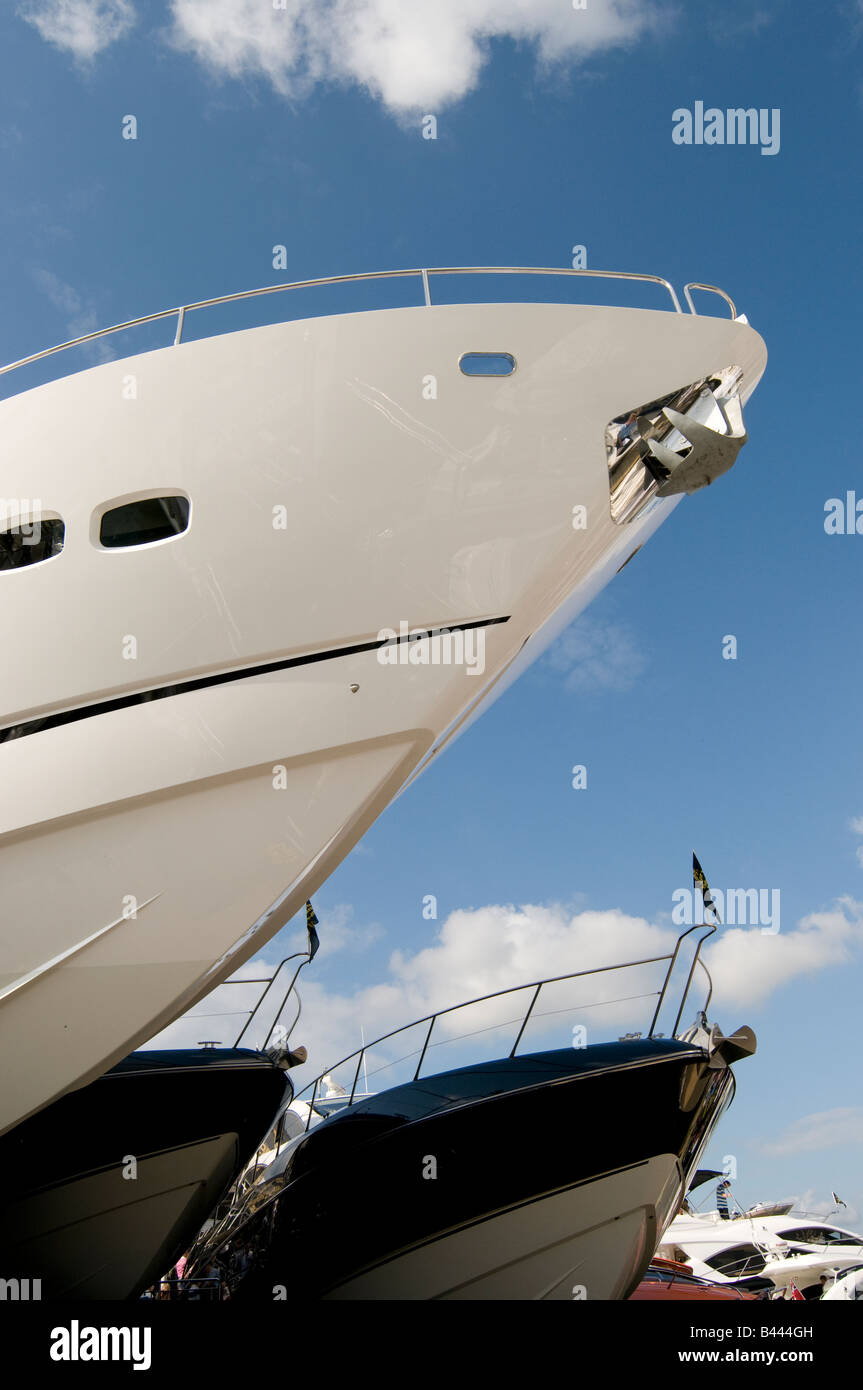 Sunseeker Yachts de luxe à Southampton Boat Show Hampshire Angleterre Banque D'Images