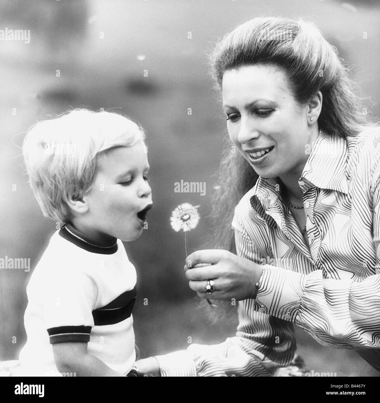 La princesse Anne avec son fils Peter Phillips en août 1980 Banque D'Images