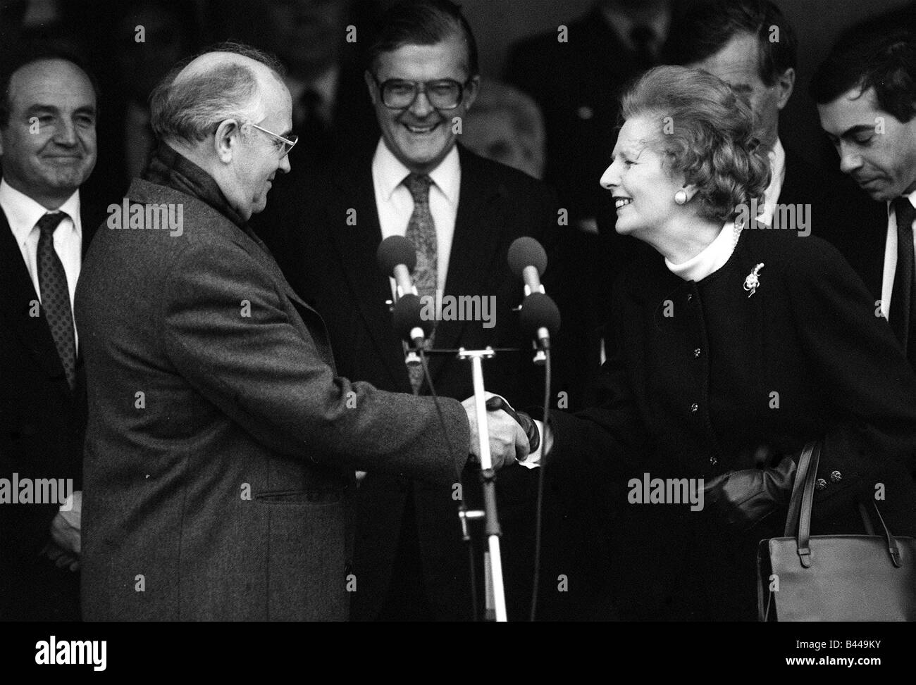 Margaret Thatcher rencontre le Président Mikhail Gorbachev à base de la RAF Brize Norton Dec 1987 Banque D'Images